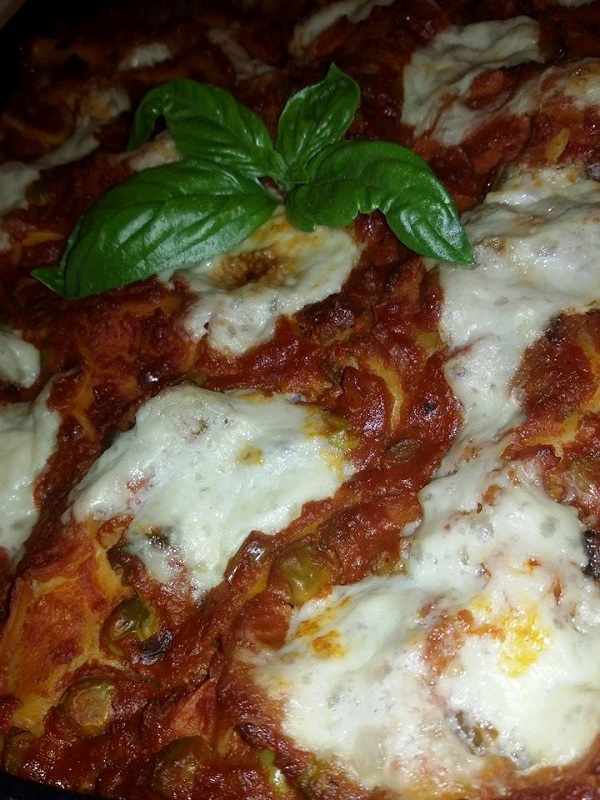 Lasagne Vegane con Ragu di Soia Verdure e Piselli con Coccole Cheese