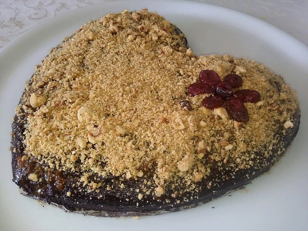 Torta Vegana Integrale di Cioccolato con Granella di Nocciola